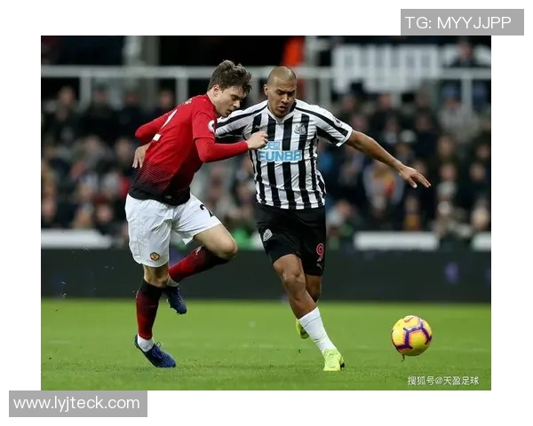 英格兰足球明星勇敢出柜引发社会关注与支持的热潮